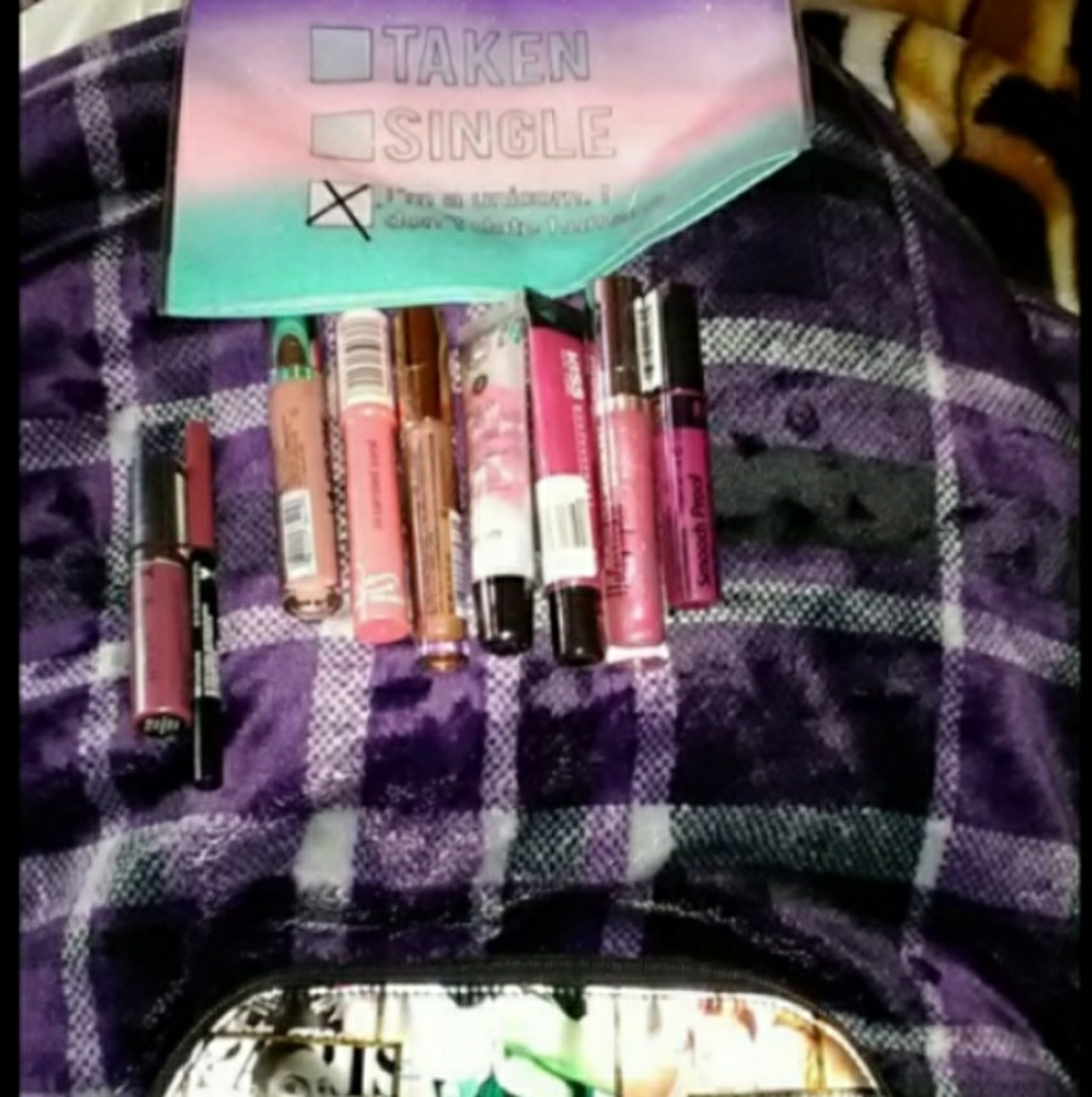 Makeup bag and gloss